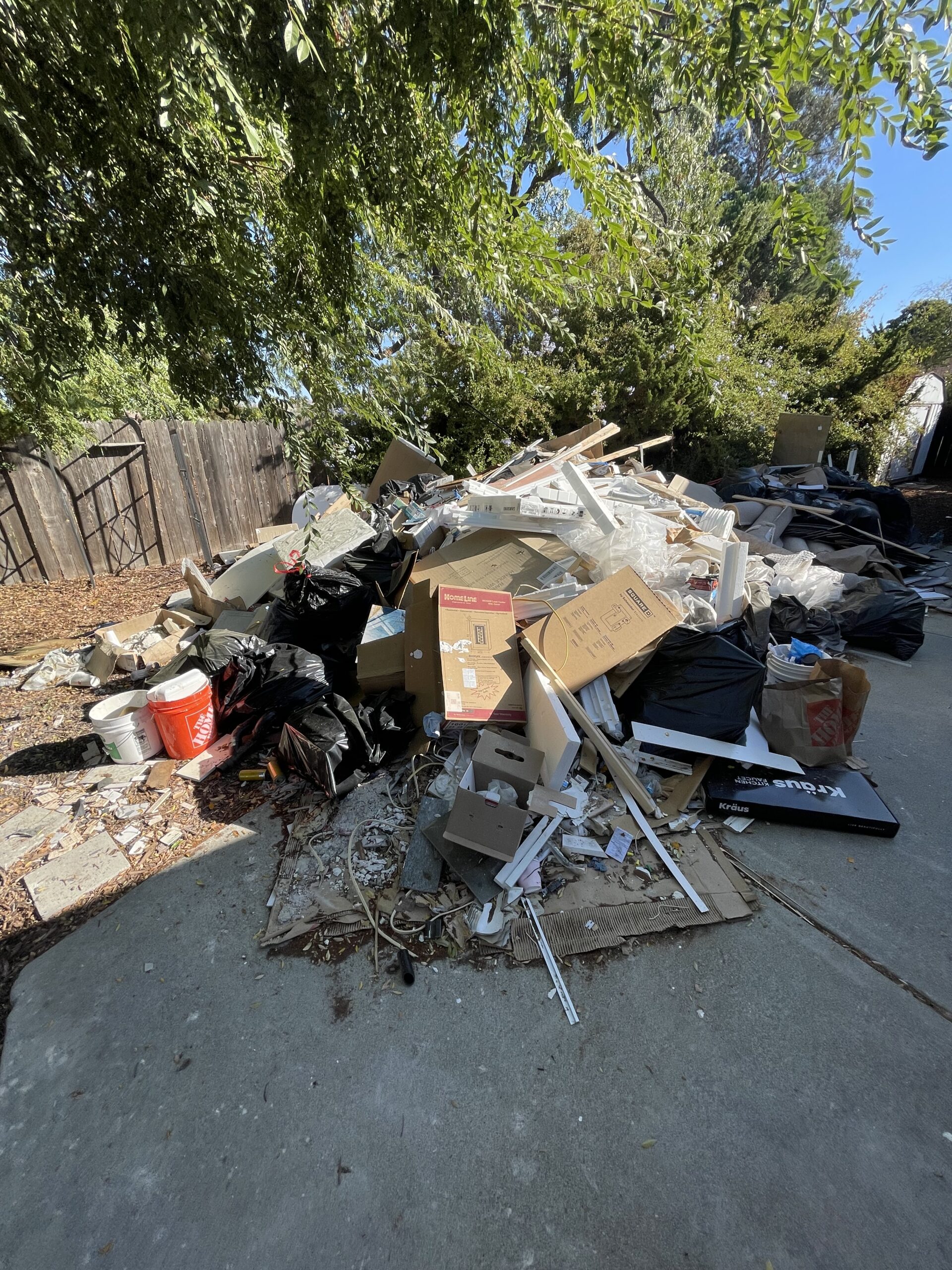 Garage Cleanout Service In Boring