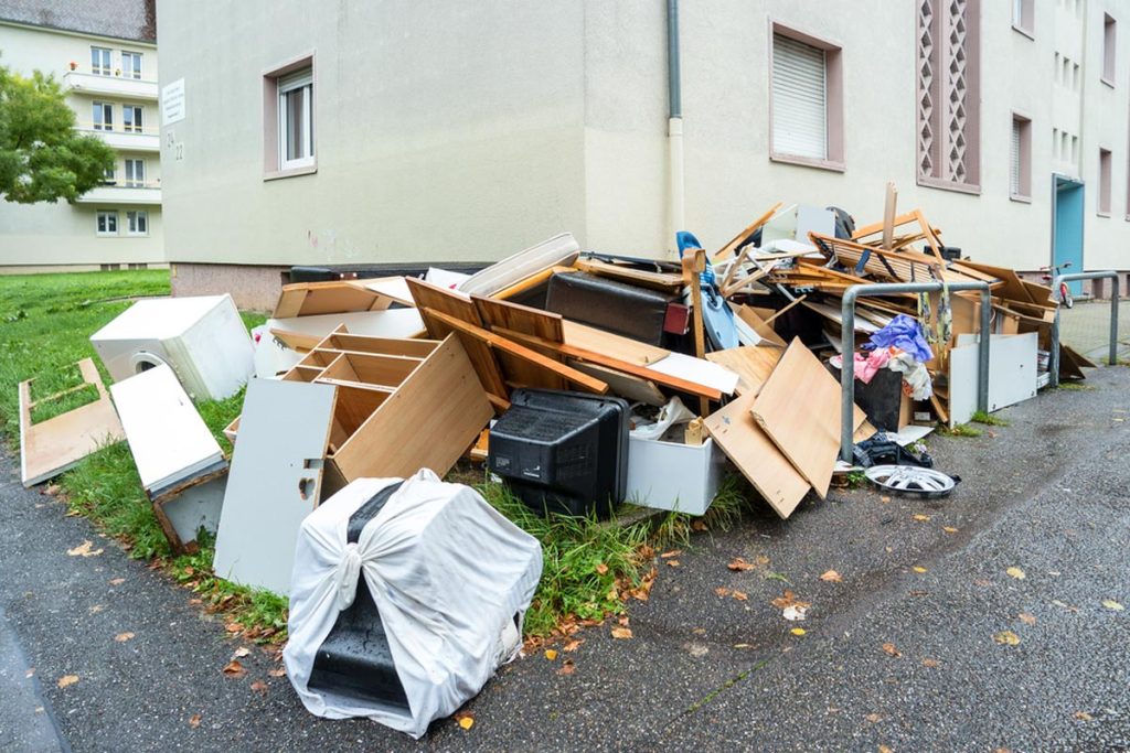 Garbage & Rubbish Removal Service In Boring